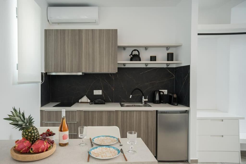 Minoas Suite The Sense Of Luxury 伊拉克利翁 外观 照片