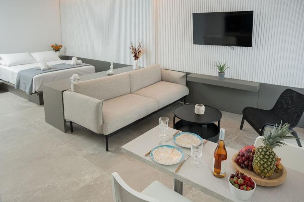 Minoas Suite The Sense Of Luxury 伊拉克利翁 外观 照片