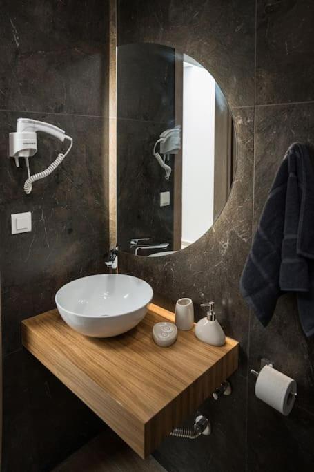 Minoas Suite The Sense Of Luxury 伊拉克利翁 外观 照片